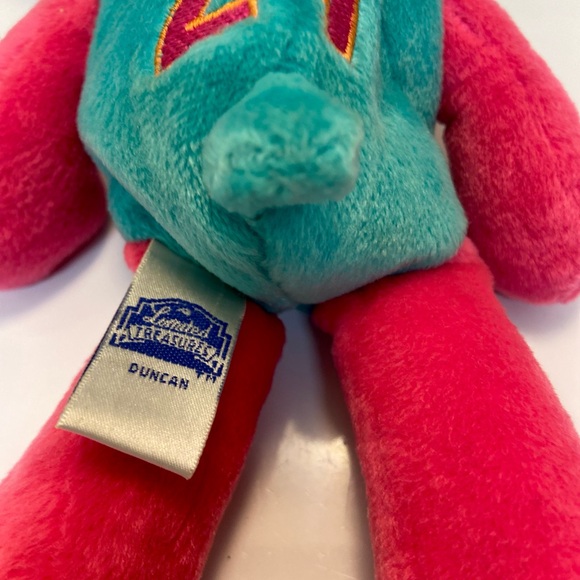 Limited Edition Tim Duncan 1999 beanie babies - Picture 3 of 6